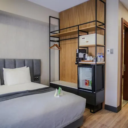 Dosso Dossi Old Istambul