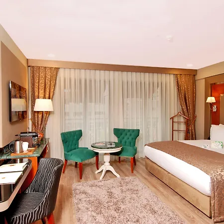 酒店 多索多斯老城酒店 4*