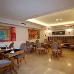 Dosso Dossi Old מלון 4*