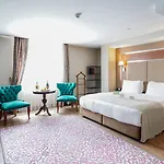 Dosso Dossi Old מלון 4*